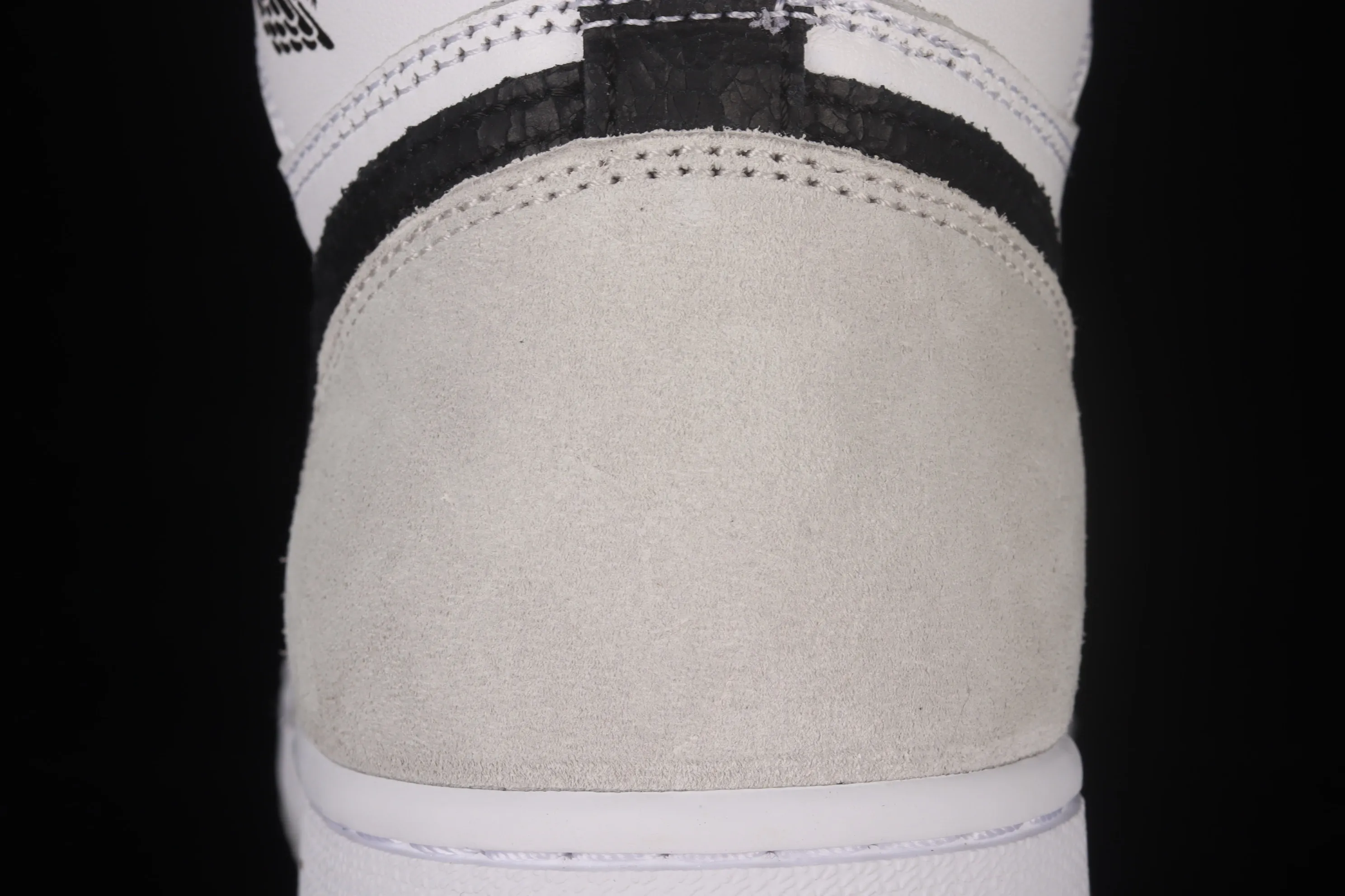 All categories Air Jordan Jordan series basketball shoes Air Jordan 1 High L version Air Jordan 1 High OG "Stage Haze" AJ1 Joe 1 black and gray toe 555088-108
